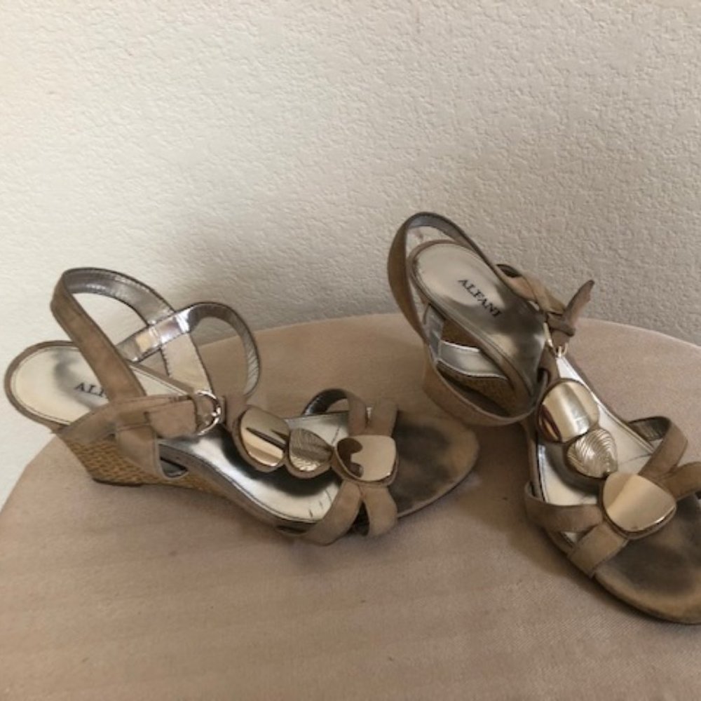 Alfani Strappy Open Toed Wedge!